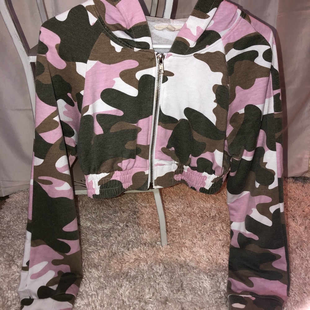 Cropped camo jacket
